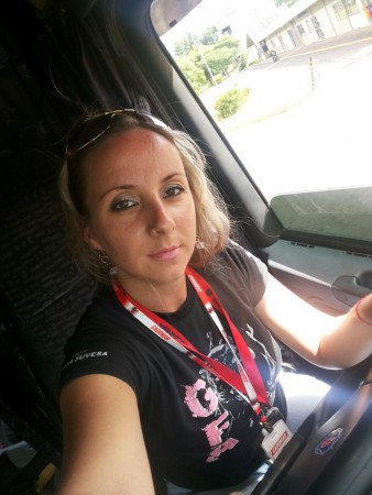 CANOAS - RS - Liliane, QRA Lilyka, motorista de carreta sider, nossa integrante.